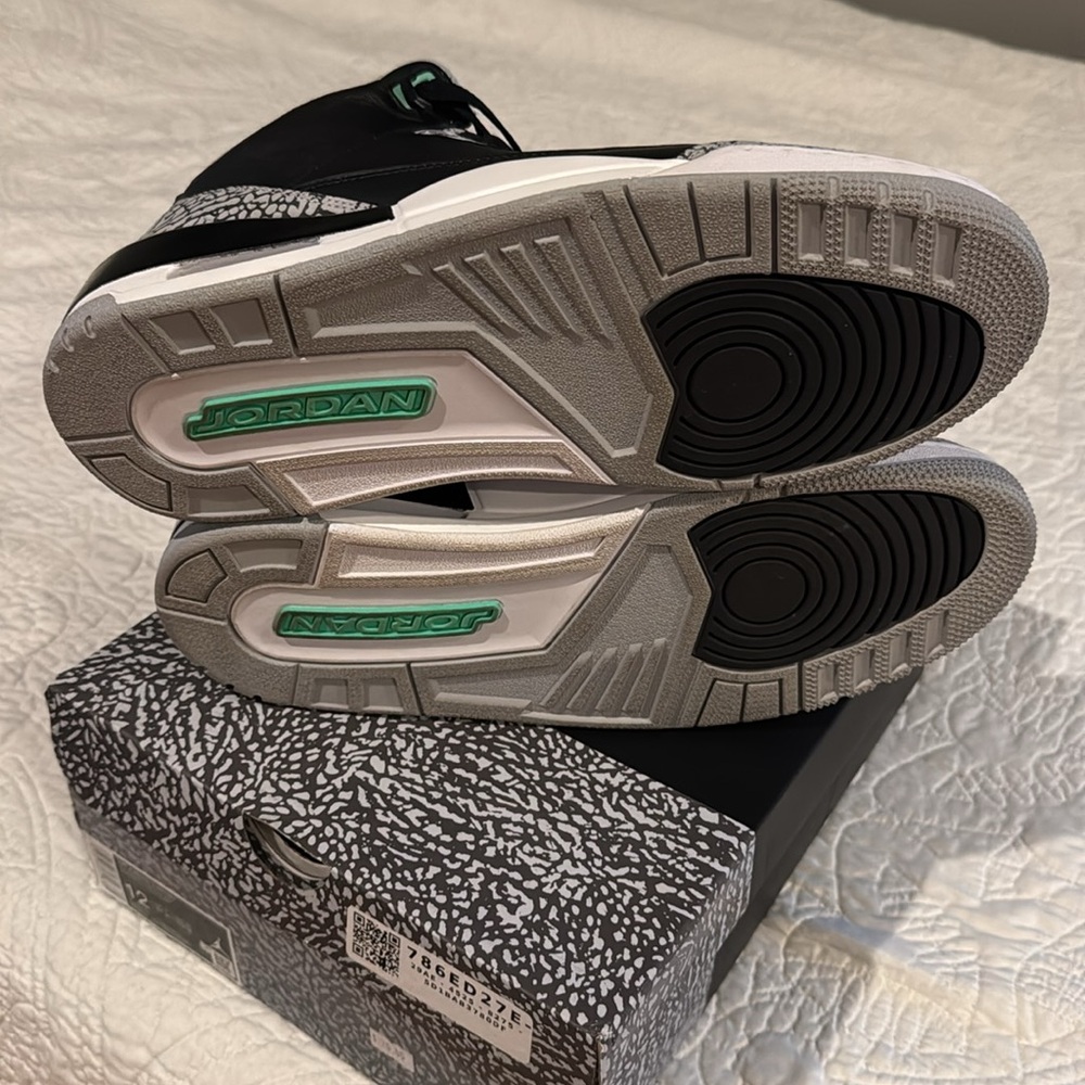 Air Jordan Retro 3. Black Green Glow Wolf Grey. Mens Size 12 - Picture 9 of 10